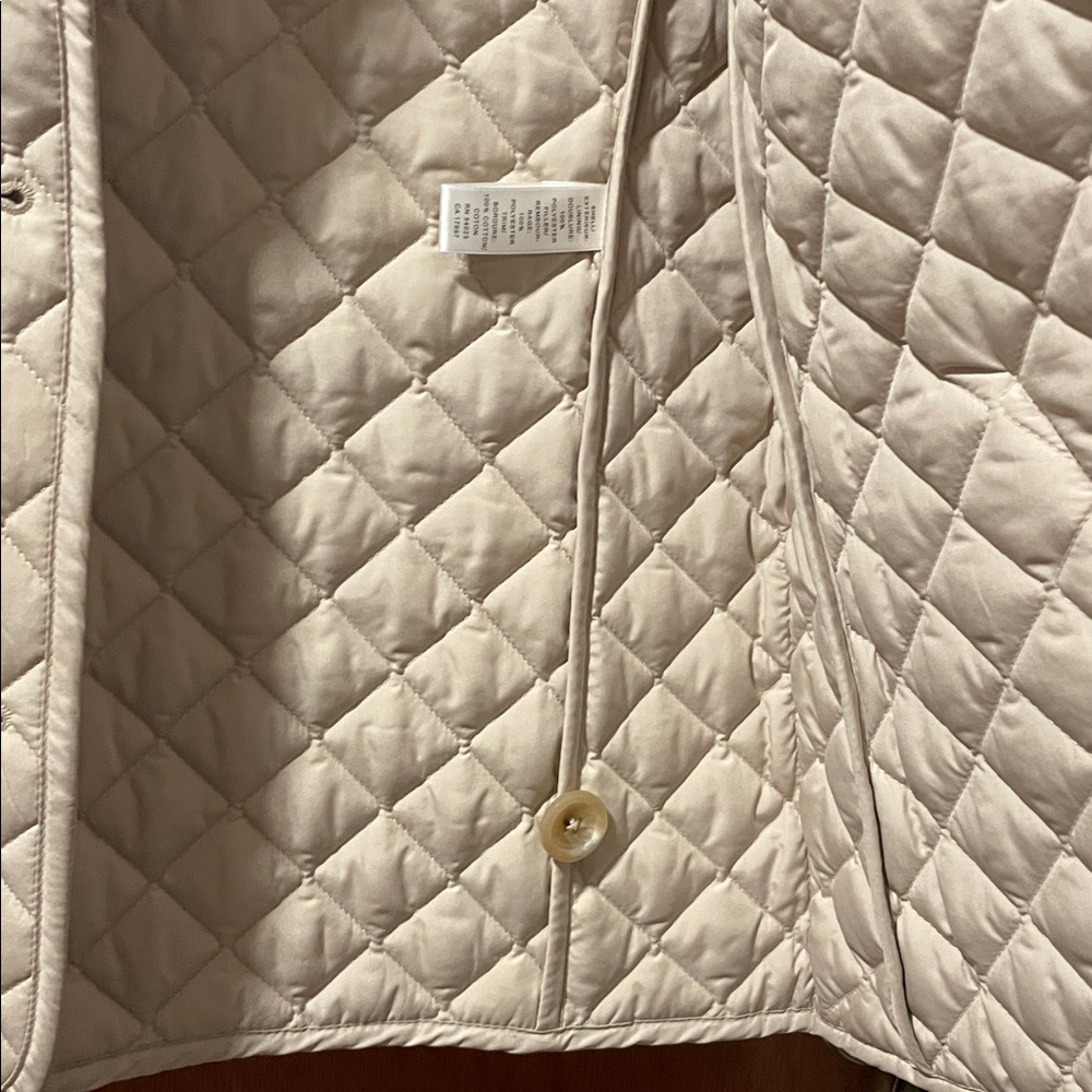 Banana Republic BR Quilted
Puffer Jacket Lightweight Softshell Ivory - Picture 8 of 10